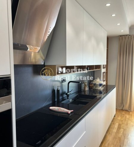 Tirane, jepet me qera apartament 2+1, Kati 8, 100 m² 1,300 € (Qender)