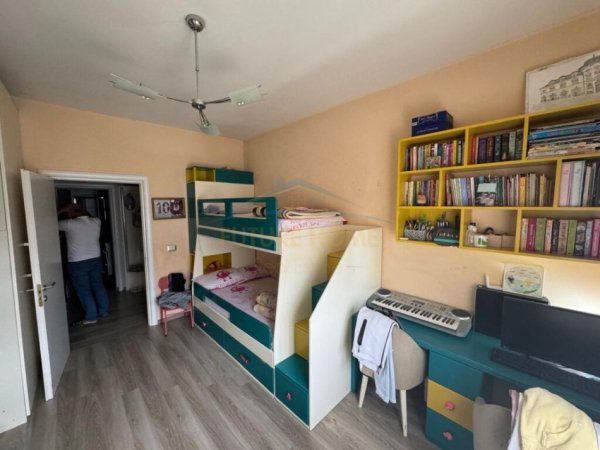 Tirane, shitet apartament 2+1+Ballkon, Kati 5, 76 m² 200,000 € (Abdyl Frasheri)