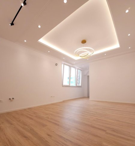 Tirane, shitet apartament 1+1+Ballkon, Kati 7, 58 m² 120,000 € (tek rreth rrotullimi i Zogut të Zi)