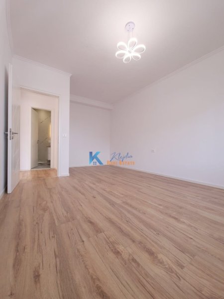 Tirane, shes apartament 2+1+Ballkon, Kati 7, 95 m² 210,000 € (Rrethrrotullimi i Zogut te Zi)