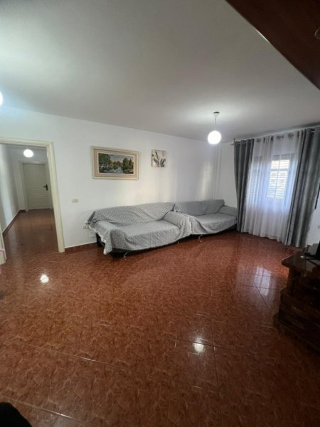 Tirane, jepet me qera apartament 2+1, Kati 1, 95 m² 350 € (Kamez)
