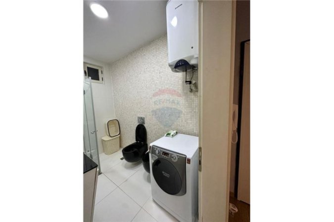 Tirane, jepet me qera apartament 2+1, , 100 m² 700 € (Astir)