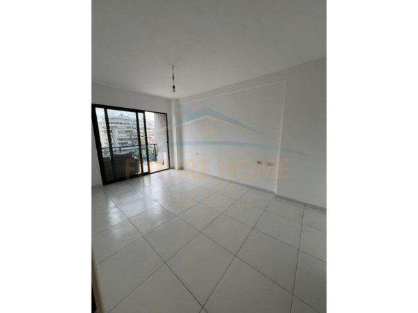 Tirane, shitet apartament 2+1+Ballkon, Kati 6, 134 m² 140,000 € (Unaza e Re)