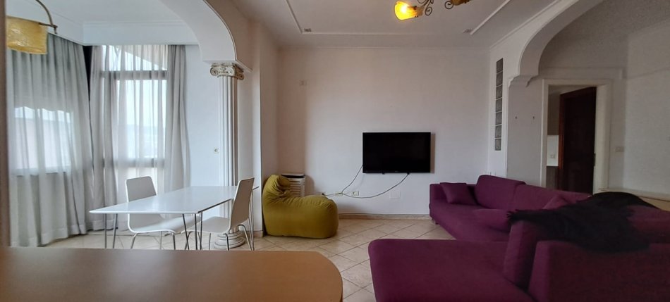 Tirane, jepet me qera apartament 2+1+Ballkon, Kati 7, 95 m² 650 € (rruga e kavajes)