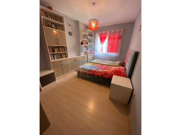 Tirane, shitet apartament 2+1, Kati 4, 90 m² 99,000 € (Fresku)