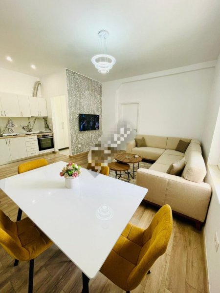 Tirane, jepet me qera apartament 1+1, Kati 1, 75 m² 450 € (XHAMLLIK)