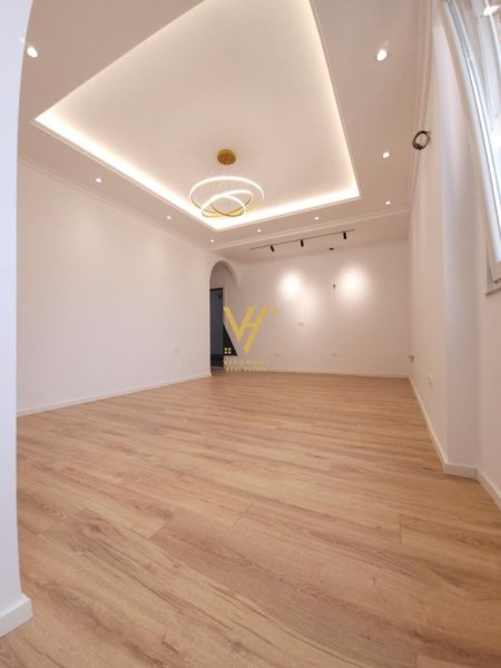 Tirane, shitet apartament 1+1+Ballkon, Kati 7, 58 m² 120,000 € (ZOGU I ZI)