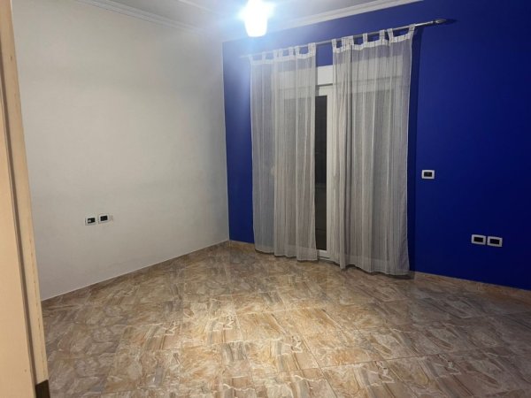 Tirane, jepet me qera apartament 3+1, Kati 3, 140 m² 800 € (Don Bosko)