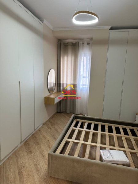 Tirane, jepet me qera apartament 1+1+Ballkon, Kati 2, 74 m² 400 € (sokrat miho)