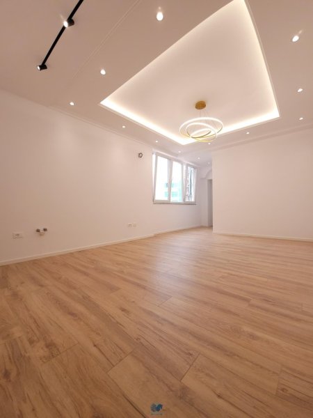 Tirane, shitet apartament 1+1, Kati 7, 58 m² 120,000 € (Shitet Apartament 1+1 Ne Zog te Zi [ID P21])