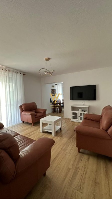 Tirane, jepet me qera apartament 2+1+Ballkon, Kati 3, 75 m² 700 € (BLLOK)