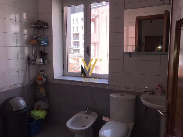 Tirane, jepet me qera apartament 3+1+Ballkon, Kati 3, 154 m² 700 € (DON BOSKO)