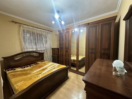 Tirane, jepet me qera apartament 2+1, Kati 1, 100 m² 550 € (Rruga Sander Prosi)