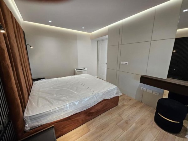 Tirane, shitet apartament duplex Dublex, , 182 m² 410,000 € 