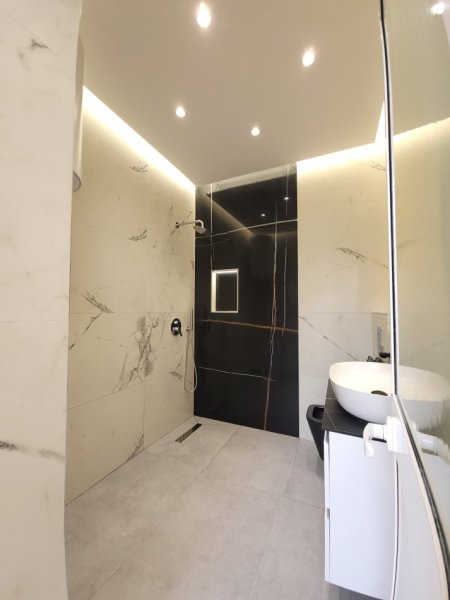 Tirane, shitet apartament duplex Dublex, , 182 m² 410,000 € 