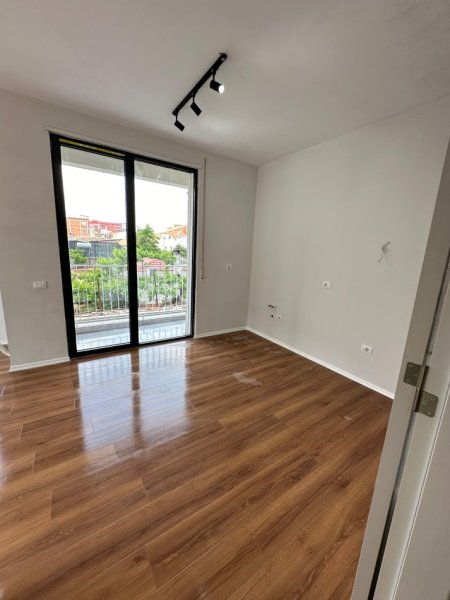 Tirane, shitet apartament 2+1+Ballkon, Kati 2, 90 m² 175,000 € 