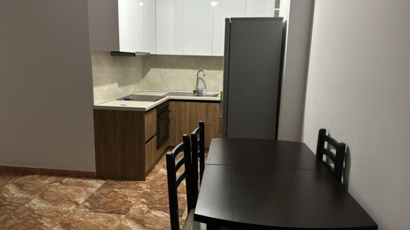 Tirane, jepet me qera apartament 1+1, Kati 8, 70 m² 40.000 LEK (Rr. Mikel Maruli)