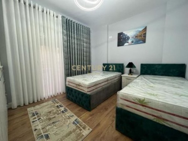 Tirane, jepet me qera apartament 2+1, Kati 3, 98 m² 680 € (21 dhjetori)