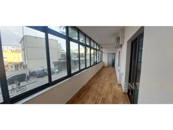 Tirane, jepet me qera apartament 2+1, Kati 1, 120 m² 500 € (Don Bosco)