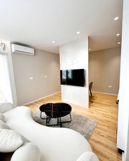 Tirane, shitet apartament 1+1, Kati 8, 65 m² 146,500 € (Rruga e Kavajes)