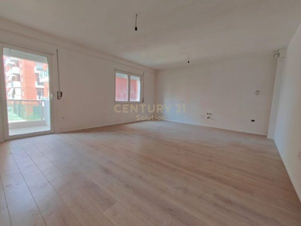 Tirane, jepet me qera apartament 2+1, Kati 2, 122 m² 450 € (Rezidenca Sima Com Astir)