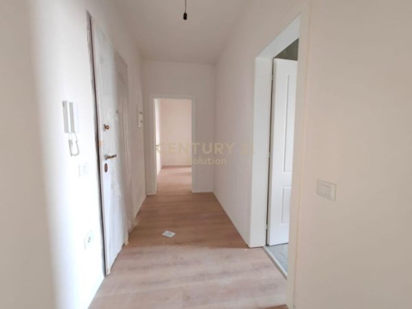 Tirane, jepet me qera apartament 2+1, Kati 2, 122 m² 450 € (Rezidenca Sima Com Astir)