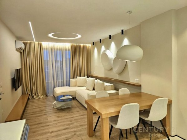 Tirane, jepet me qera apartament 1+1, Kati 6, 75 m² 500 € (Yzberisht)