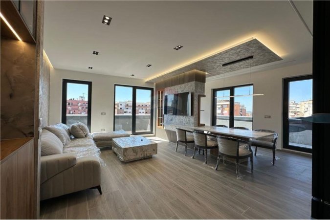 Tirane, jepet me qera apartament 2+1, Kati 5, 125 m² 1,400 € (Rruga e Dibrës)