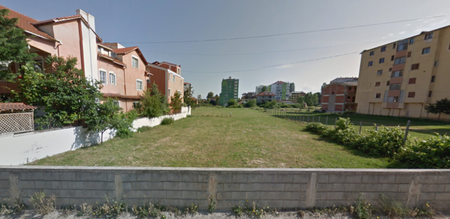 Pogradec, shitet truall, 1,200 m² (Rruga Sul Starovari (Rr. e Drilonit))