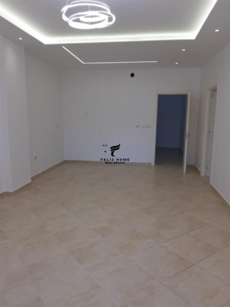 Tirane, shitet apartament 2+1+Ballkon, Kati 2, 130 m² 125,000 € (FRESKU)