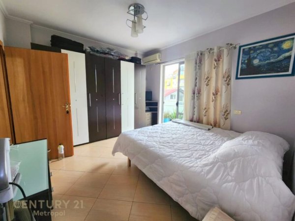 Tirane, shitet apartament 2+1+Ballkon, Kati 2, 94 m² 120,000 € (Rruga Muhamed Deliu)