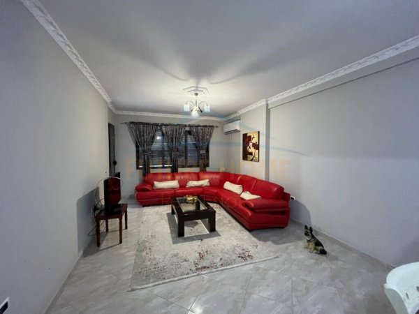 Tirane, shitet apartament 2+1+Ballkon, Kati 7, 104 m² 130,000 € (Unaza e Re)