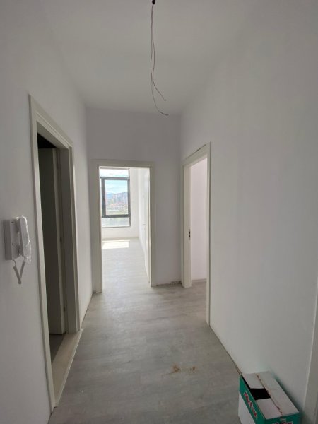 Shitet, Apartament 2+1+2, Ish Sheshi Shqiponja, Tiranë UNA33151