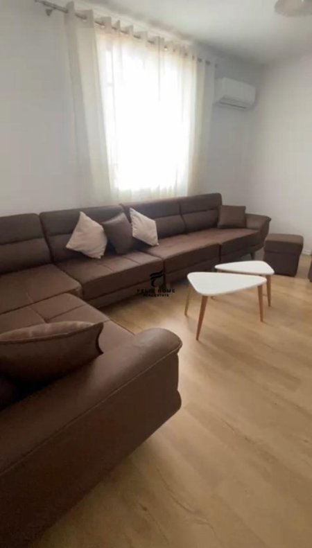 Tirane, jepet me qera apartament 1+1+Ballkon, Kati 3, 75 m² 400 € (RRUGA E DIBRES)