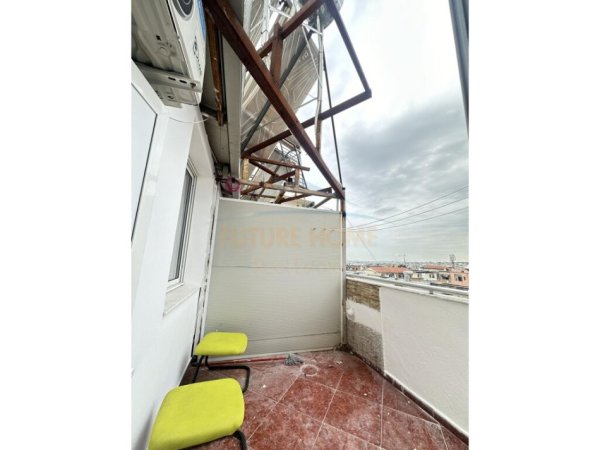 Tirane, jepet me qera apartament 1+1+Ballkon, Kati 4, 80 m² 400 € (prane Komisariatit nr.4, Rruga e Dibrës,)