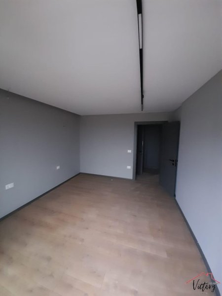 Tirane, apartament , Kati 5, 133 m² 550 € 