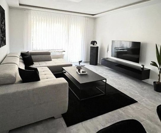 Tirane, jepet me qera apartament 2+1, Kati 5, 110 m² 400 € (OXHAKU)