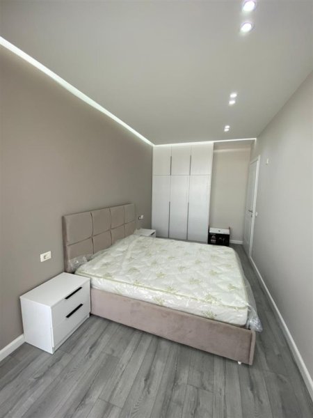 Tirane, jepet me qera apartament 1+1+Ballkon, Kati 8, 72 m² 550 € (square 21)