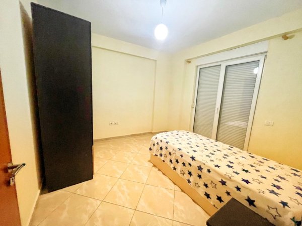 Tirane, jap me qera apartament 2+1+Ballkon, Kati 2, 87 m² 500 € (Rruga Hamdi Sina, Liqeni i Thate)