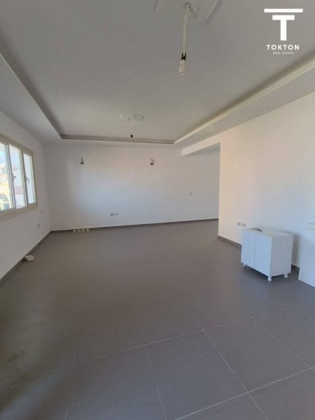 Tirane, jepet me qera apartament 3+1+Ballkon, Kati 2, 135 m² 350 € (Kodra e Priftit) TT 912