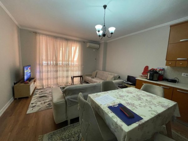 Tirane, jepet me qera apartament 1+1 Kati 7, 70 m² 500 € (Don Bosko