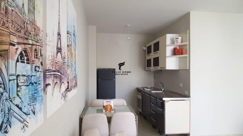 Tirane, jepet me qera apartament 2+1+Ballkon Kati 4, 78 m² 350 € (FRESKU