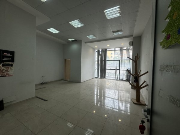 Tirane, ambjent biznesi Kati 2, 110 m² 800 € (
