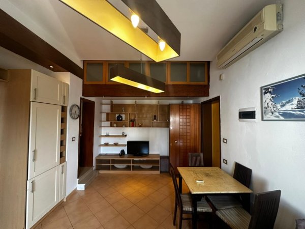 Tirane, jepet me qera apartament 1+1 Kati 7, 55 m² 350 € (Qender Hotel Piazza!