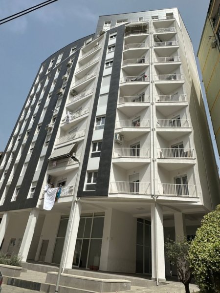 Tirane, shes apartament 1+1 Kati 2, 64 m² 150,000 € (rruga e Barrikadave,)