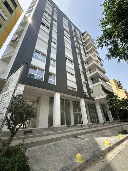Tirane, shes apartament 1+1 Kati 2, 64 m² 150,000 € (rruga e Barrikadave,)