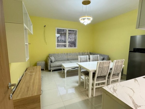Tirane, jepet me qera apartament 1+1+Ballkon Kati 1, 60 m² 450 € (Selite)