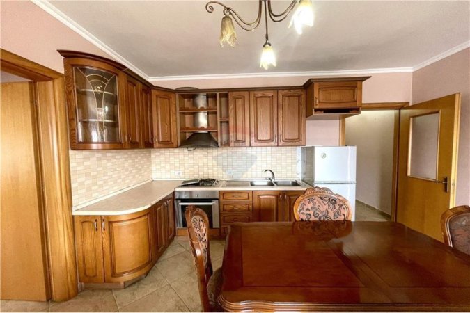 Tirane, shitet apartament 2+1 Kati 5, 100 m² 115,900 € (fabrika e miellit)