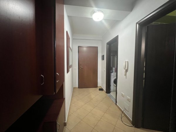 Tirane, jepet me qera apartament Kati 2, 75 m² 400 € 