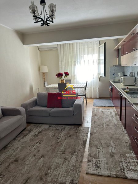 Vlore, shitet apartament 2+1+Ballkon Kati 3, 110 m² 148,500 € (Rruga Hasan Kushta)